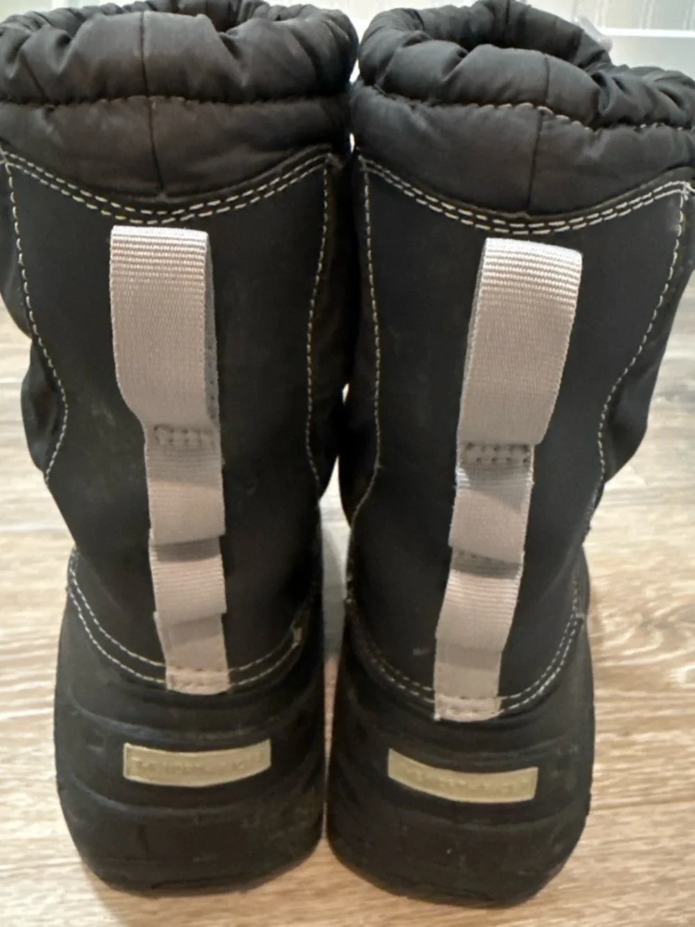The North Face Kids Black Insulated Snow Boots with Bungee Closure